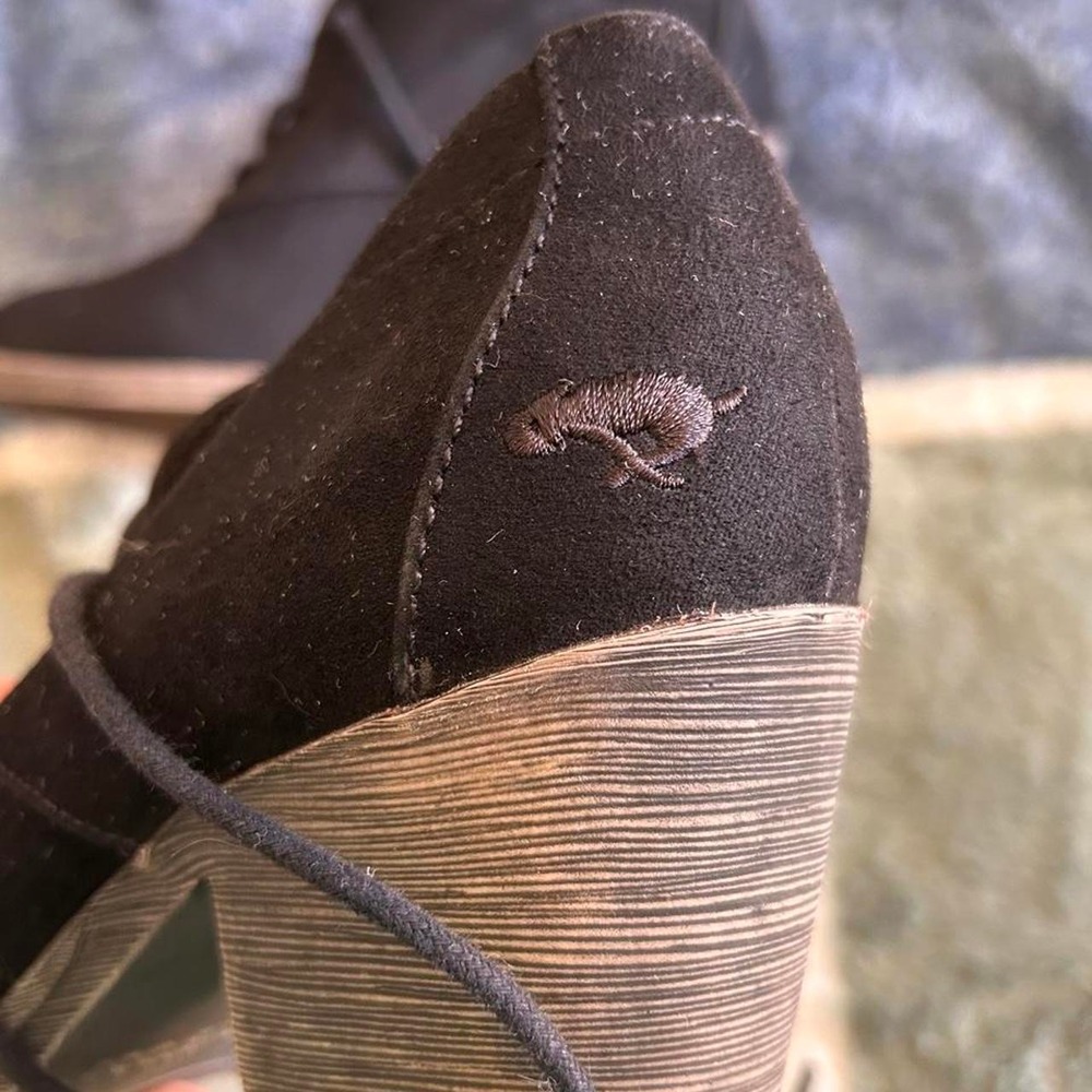 Rocket Dog Black Suede Lace Up Ankle Booties Women's Size 6 Block Heel - Picture 3 of 8